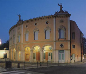 Il Teatro Nazionale di Maribor porta a Padova «La Traviata» firmata De Ana.