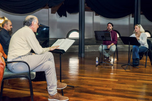 Prove di Norma - da sinistra a destra: Bruno Volpato (maestro collaboratore), Tiziano Severini (direttore d'orchestra), Luciano Ganci (Pollione), Saioa  Hernandez (Norma)