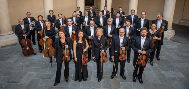 La Fondazione Cassa di Risparmio di Padova e Rovigo festeggia il Natale con i Solisti Veneti e l’Orchestra di Padova e del Veneto.