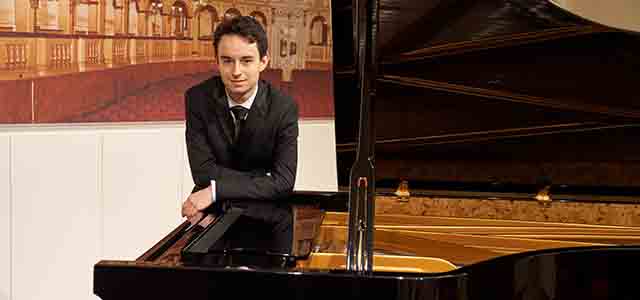 Il pianista Axel Trolese il 15 dicembre all’Accademia Filarmonica Romana per il secondo appuntamento di “Chopin e…”